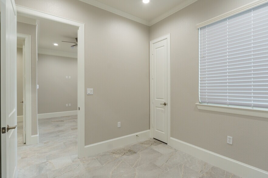 More Photos Of 12414 Spring Cypress Rd, Tomball Medical For Sale