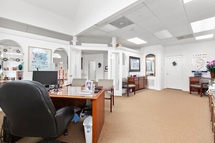 More Photos Of 3916 Plank Rd, Fredericksburg Office For Sale
