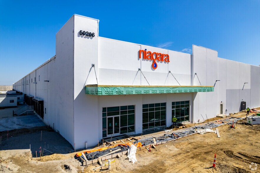 More Photos Of 50570 Birch Dr, Shelby Township Manufacturing For Lease