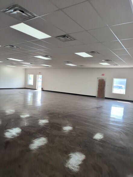 More Photos Of 7350 Tezel Rd, San Antonio Unknown For Lease