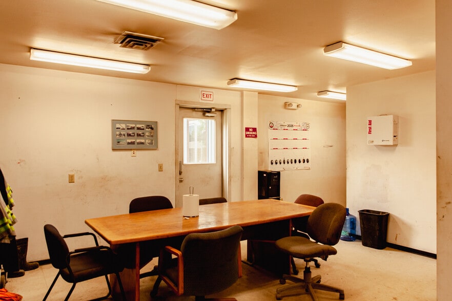 More Photos Of 3448 N Huetter Rd, Post Falls Office For Sale