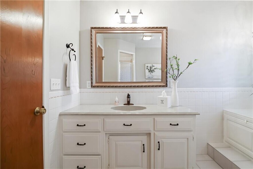 More Photos Of 5039 Primrose Rd, Springdale Specialty For Sale