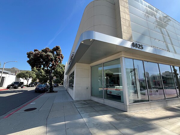 More Photos Of 8813-8825 Wilshire Blvd, Beverly Hills Auto Dealership For Lease