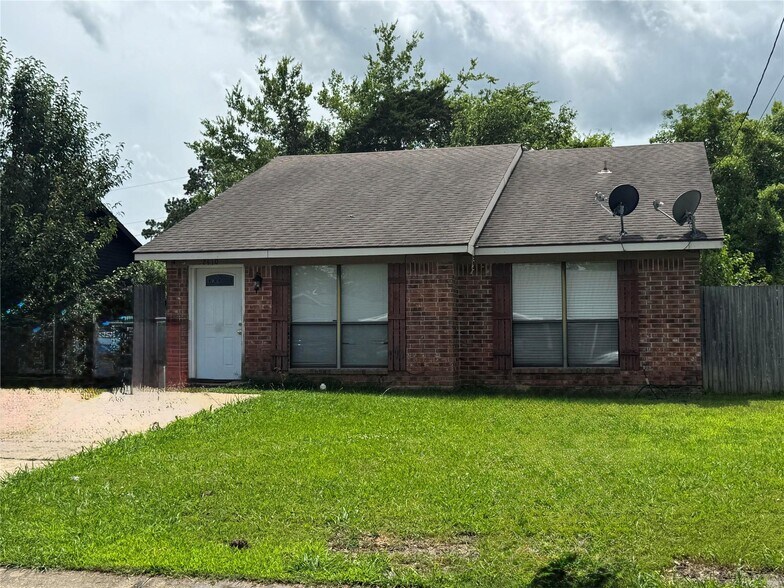 More Photos Of 4515 SE Loop 286, Paris Apartments For Sale