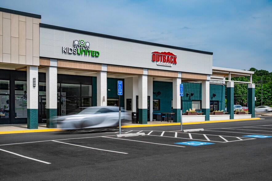 More Photos Of 9521-9581 Braddock Rd, Fairfax Storefront For Lease