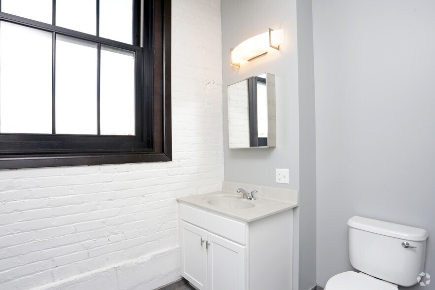 More Photos Of 511 Pershing Ave, Davenport Multifamily For Sale