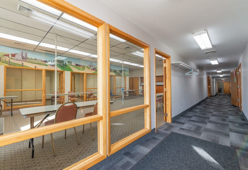 More Photos Of 210 W Spring St, Freeport Office For Sale