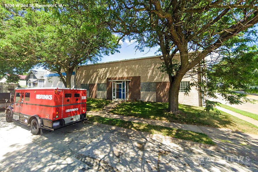Primary Photo Of 1704 W 2nd St, Davenport Industrial For Sale