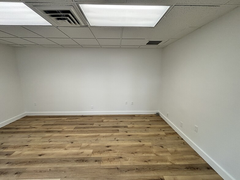 More Photos Of 2185 Liberty St NE, Salem Medical For Lease