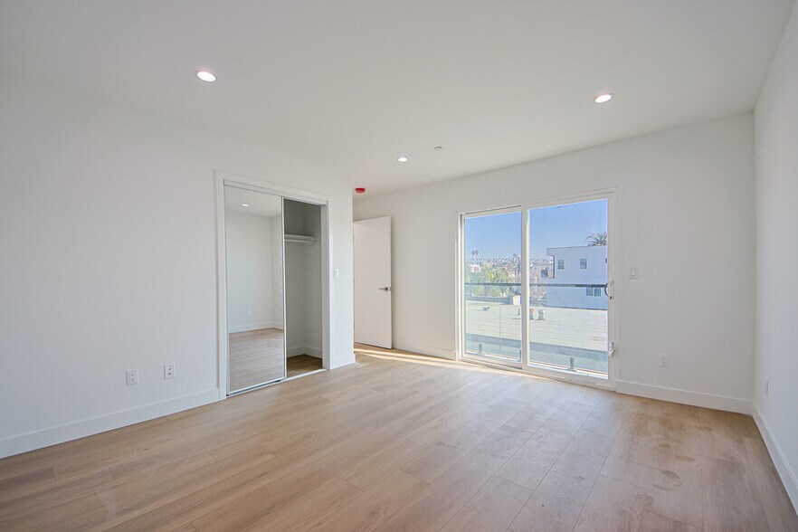 More Photos Of 1636 Longwood Ave, Los Angeles Apartments For Sale