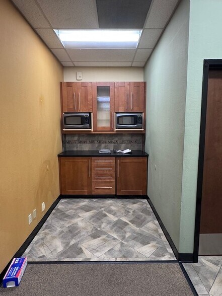 More Photos Of 1941-1945 Las Plumas Ave, San Jose Warehouse For Sale