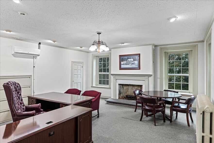 More Photos Of 152 N Main St, Doylestown Medical For Lease