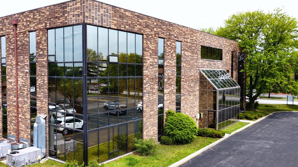 Primary Photo Of 935 W 175th St, Homewood Office For Sale