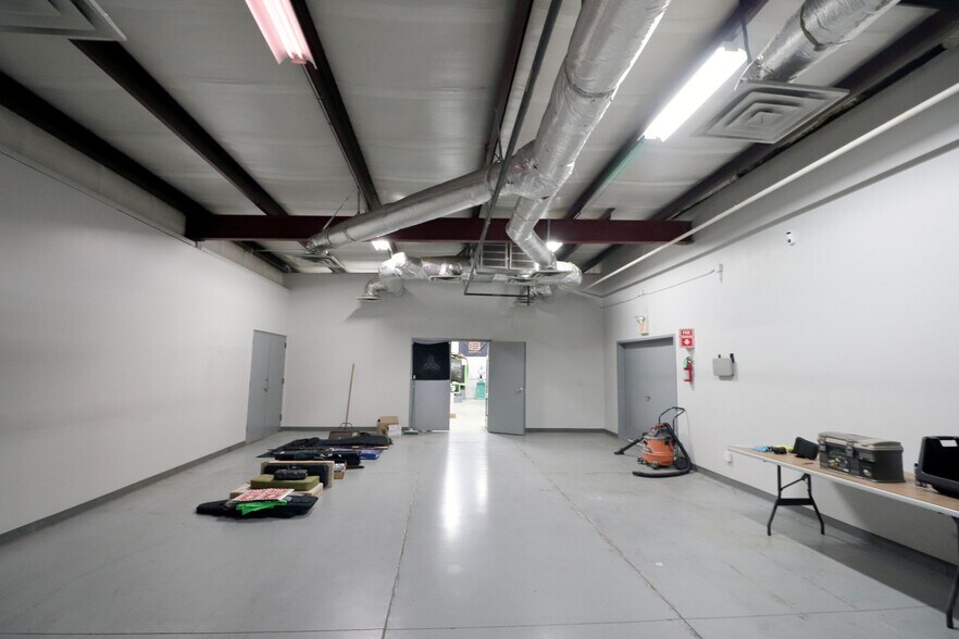 More Photos Of 4121 S 72nd Ave, Tulsa Service For Sale