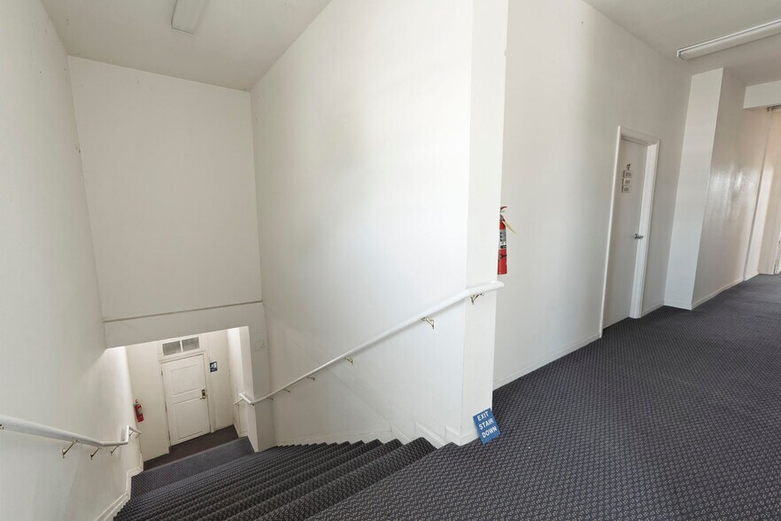 More Photos Of 2 N Main St, Lodi Storefront Retail Office For Sale