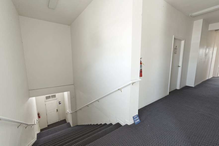 More Photos Of 2 N Main St, Lodi Storefront Retail Office For Sale