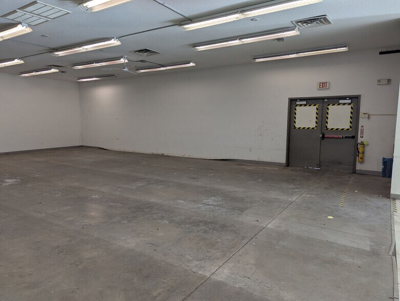 More Photos Of 151 W St Julien St, Saint Peter Freestanding For Sale