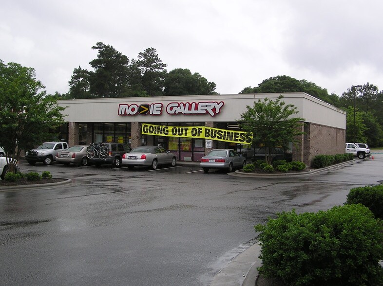 More Photos Of 6001 Castle Hayne Rd, Castle Hayne General Retail For Lease