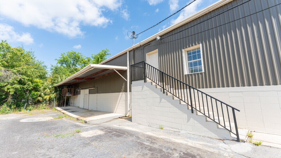 More Photos Of 615 N Main St, Moultrie Flex For Sale