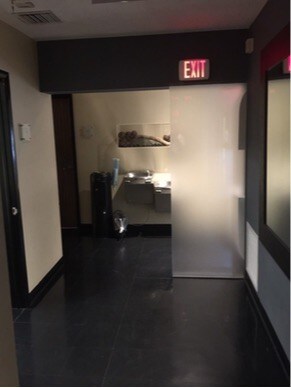 More Photos Of 2402-2406 W 8th Ct, Hialeah Warehouse For Lease