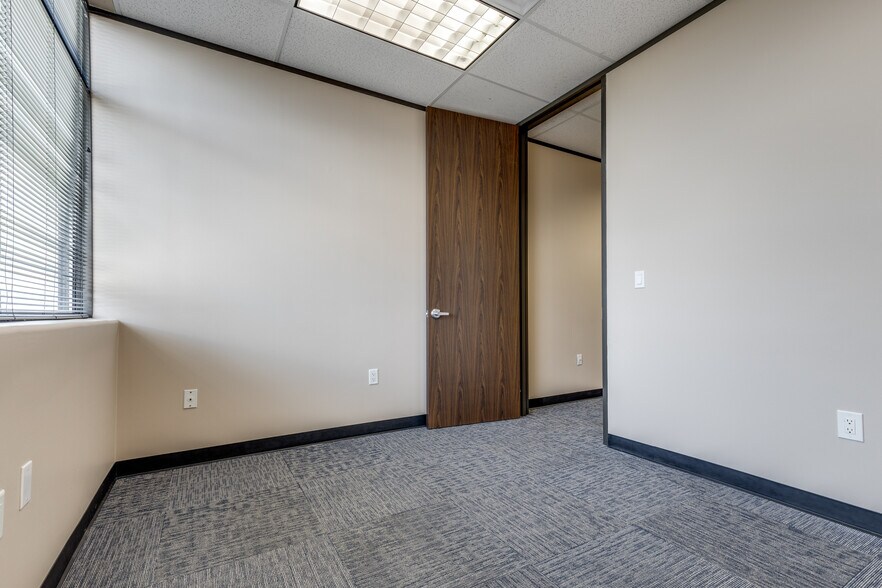 More Photos Of 14521 Old Katy Rd, Houston Unknown For Lease