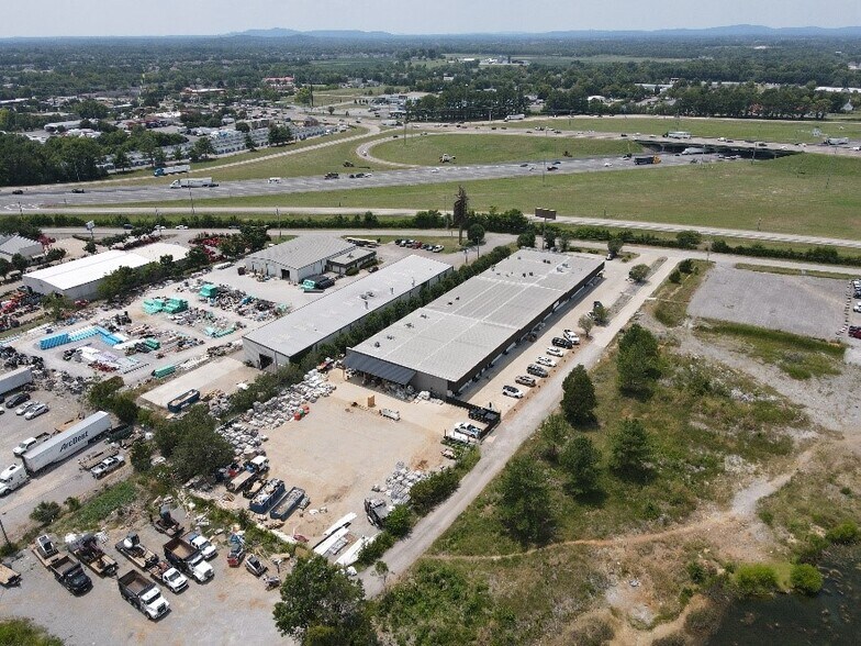 More Photos Of 2347-2349 S Church St, Murfreesboro Warehouse For Lease