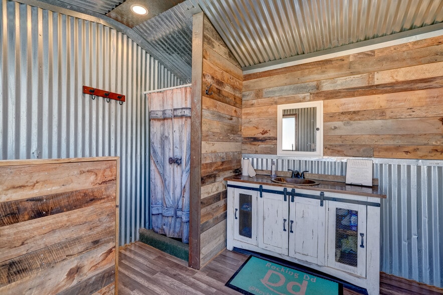 More Photos Of 7950 N Coyote Springs Rd, Prescott Valley Horse Stables For Sale