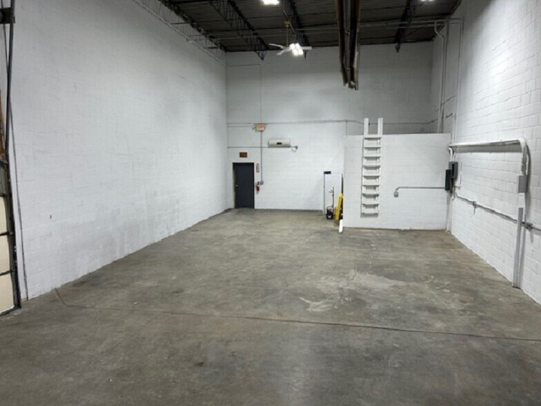More Photos Of 1799 County Road 90, Maple Plain Warehouse For Lease