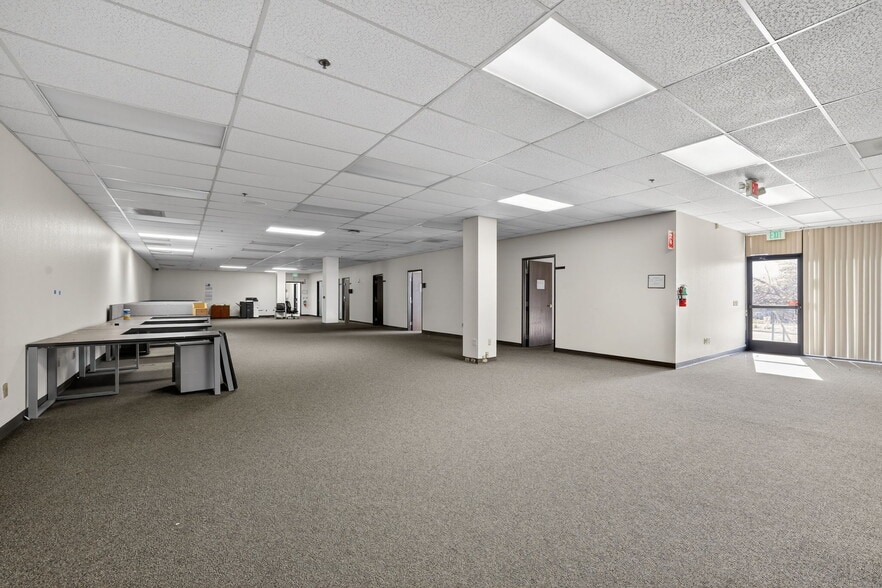 More Photos Of 12745 Earhart Ave, Auburn Distribution For Lease