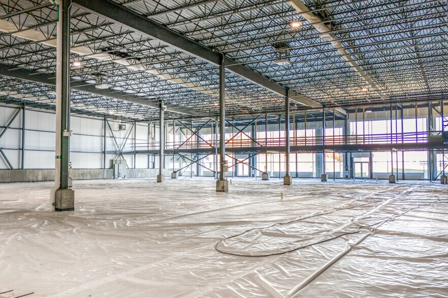 More Photos Of 4590-4592 Boul De Portland, Sherbrooke Food Processing For Lease