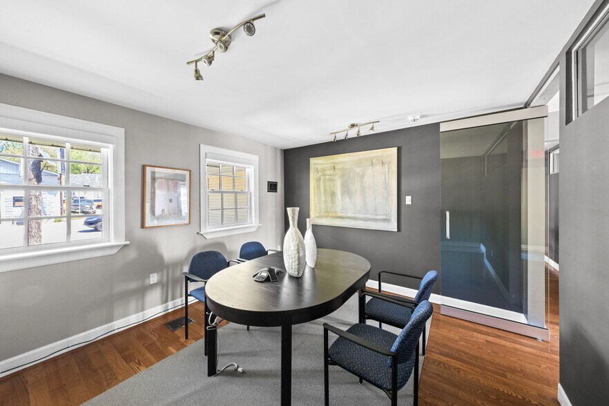 More Photos Of 5550 Manotick Main St, Ottawa Office Residential For Sale