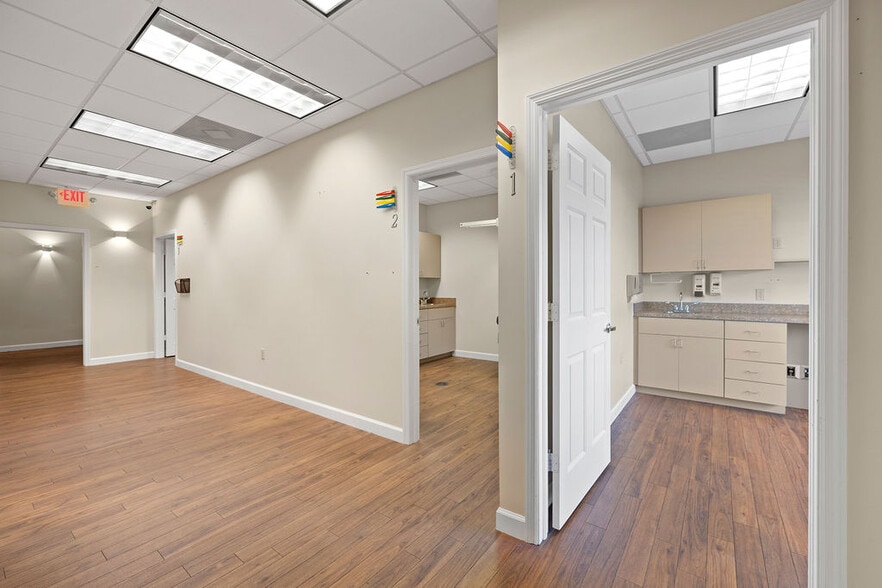 More Photos Of 923-931 37th Pl, Vero Beach Medical For Lease
