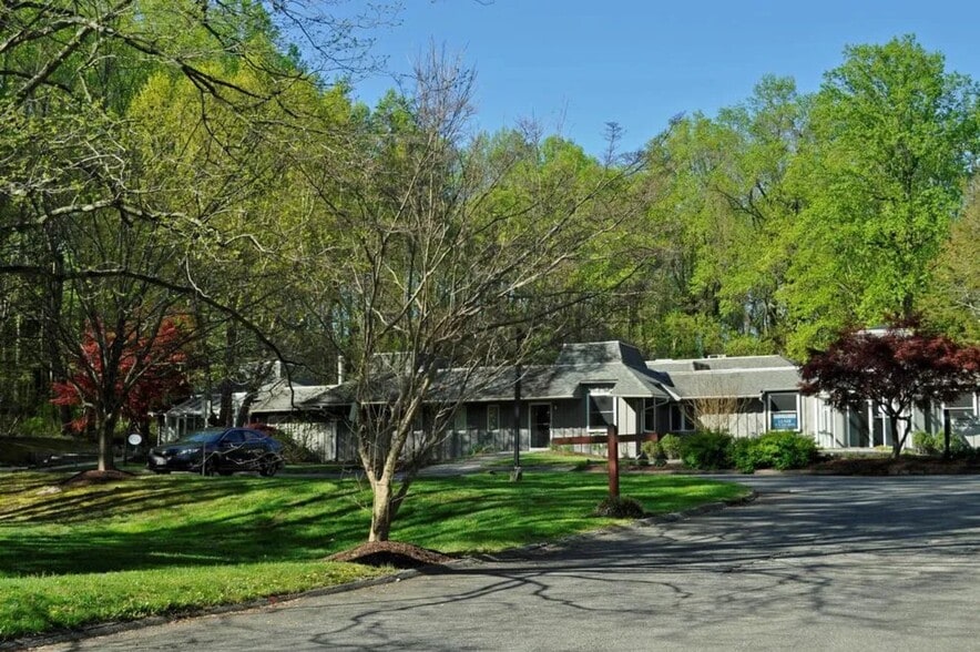 More Photos Of 1300 Ritchie Hwy, Arnold Office For Sale