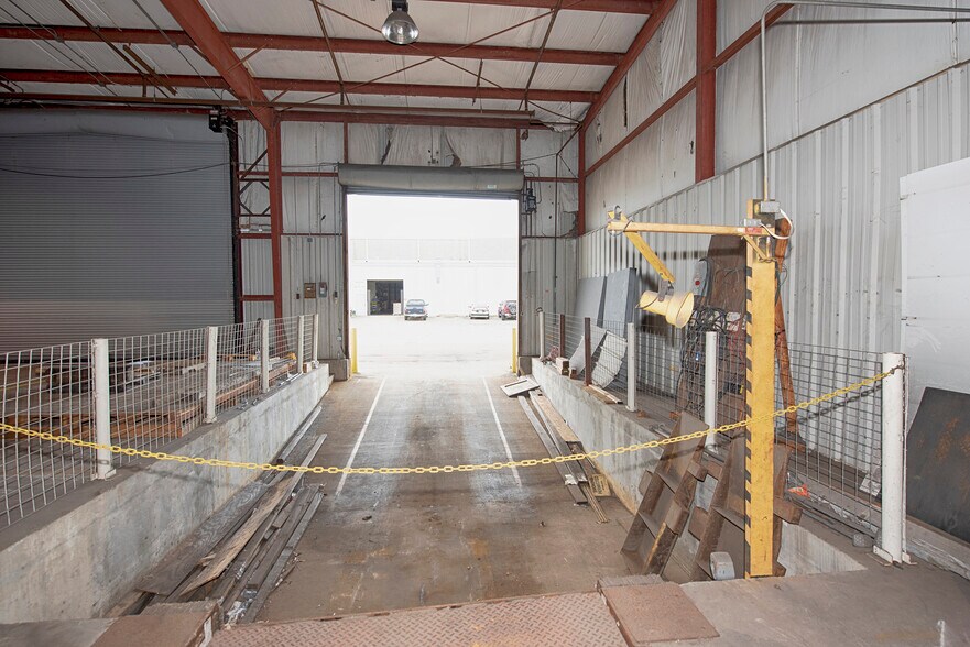 More Photos Of 12130 Highway 3, Webster Unknown For Lease