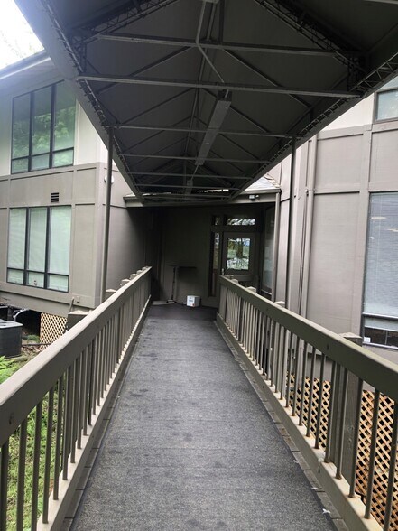 More Photos Of 1900 116th Ave NE, Bellevue Medical For Lease