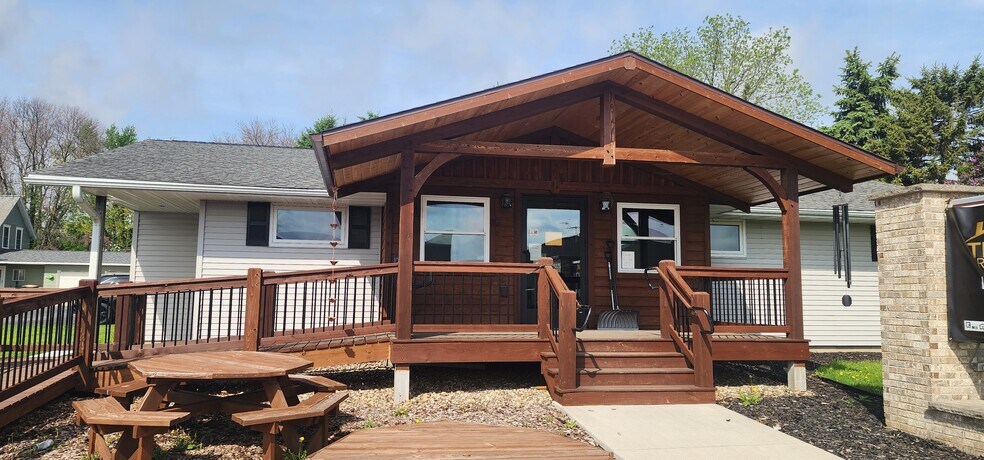 Primary Photo Of 307 2nd St, Goodhue Storefront Retail Office For Sale