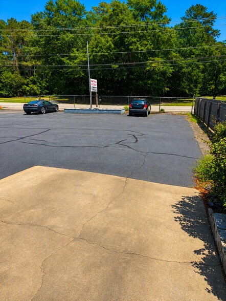 More Photos Of 531 Oak Dr, Lexington Auto Dealership For Sale