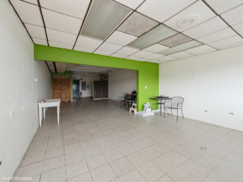 More Photos Of 456-458 E Northwest Hwy, Des Plaines Storefront Retail Office For Sale