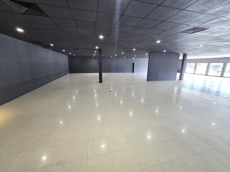 More Photos Of 5401 N Federal Hwy, Fort Lauderdale Freestanding For Sale