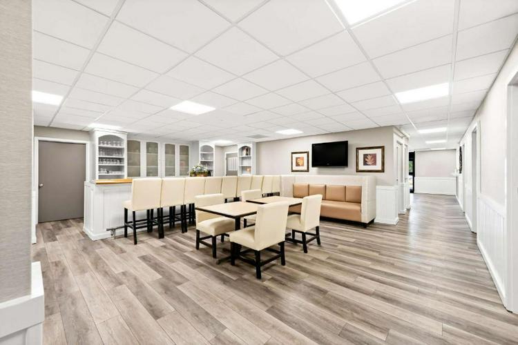 More Photos Of 3120 S Limit Ave, Sedalia Hotel For Sale