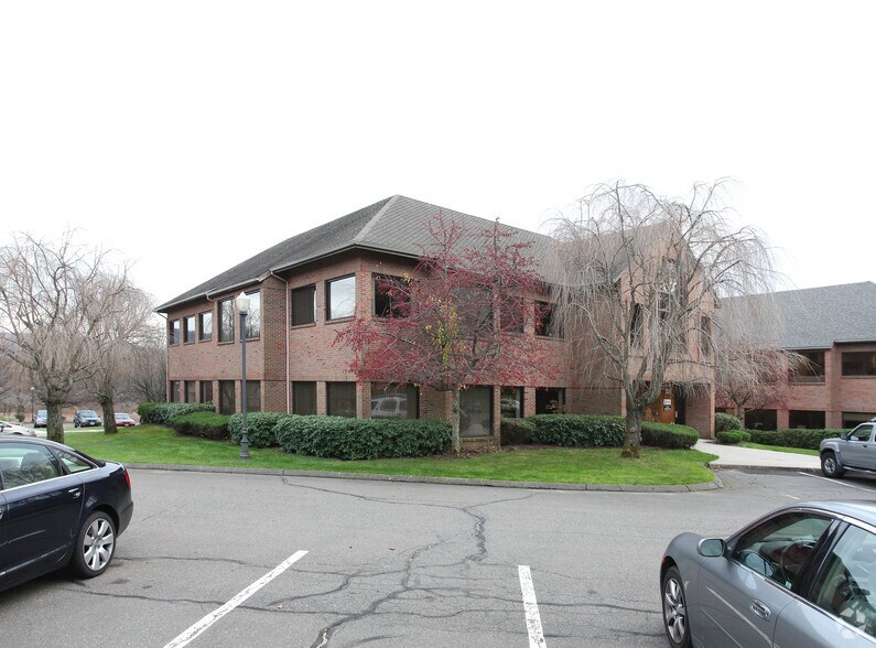 More Photos Of 30 Avon Meadow Ln, Avon Office For Lease