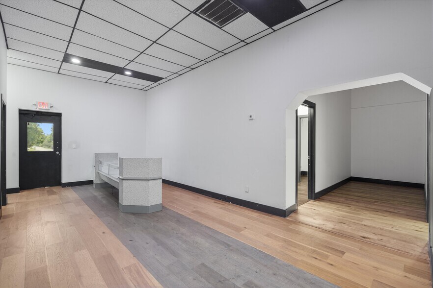 More Photos Of 10203 Old Manchaca Rd, Austin Flex For Lease