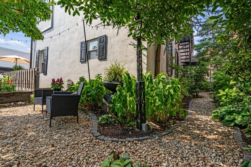 More Photos Of 11 E Philadelphia Ave, Boyertown Hospitality For Sale