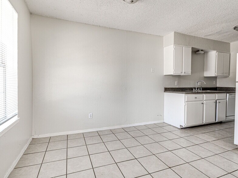 More Photos Of 7404 Lyrewood Ln, Oklahoma City Apartments For Sale