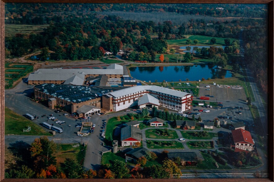 More Photos Of 4858 Route 32, Catskill Hotel For Lease