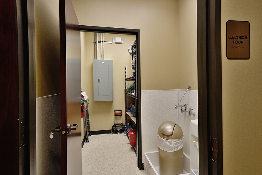 More Photos Of 8105 Kuykendahl Rd, Spring Office For Lease