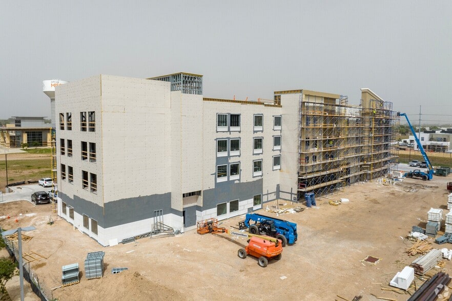 More Photos Of 101 Grapefruit Blvd, Mission Hotel For Sale