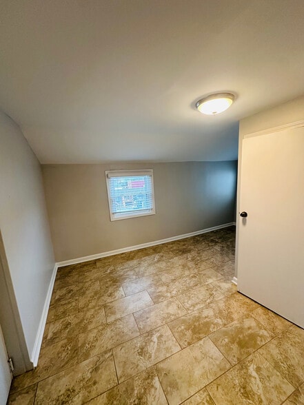More Photos Of 5857 Kellogg Ave, Cincinnati Office For Lease