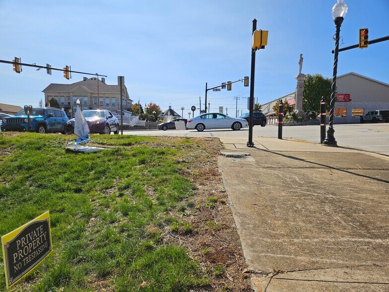 More Photos Of 462 W Main St, Mount Pleasant Land For Lease