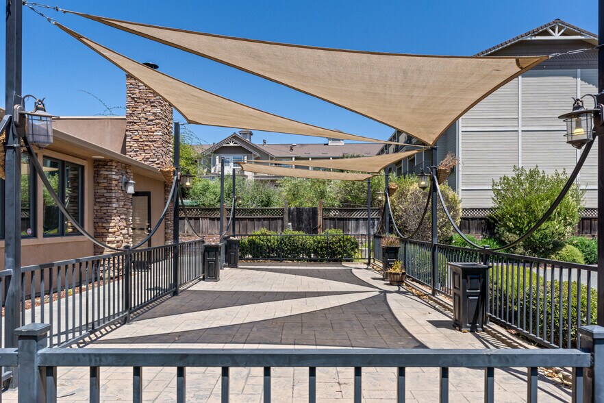 More Photos Of 1180 Airport Park Blvd, Ukiah Restaurant For Lease